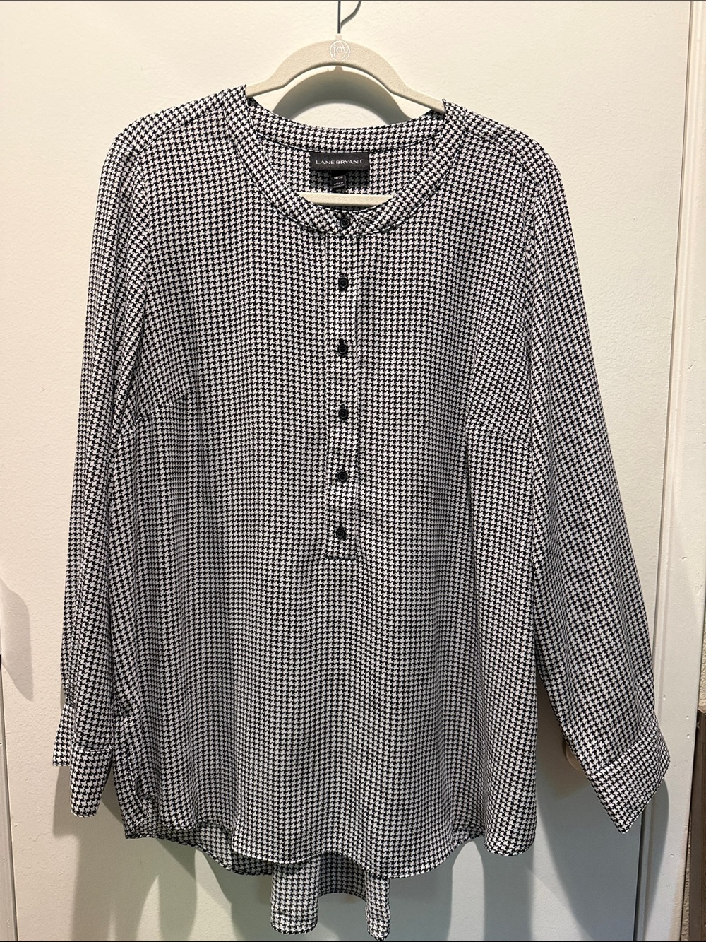 Lane Bryant Black and White Houndstooth Button-Front Casual Shirt